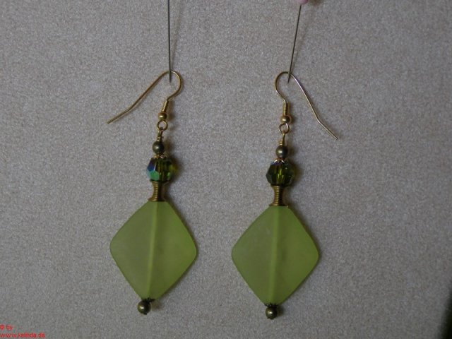 p1293847_034_20110205_1093510499